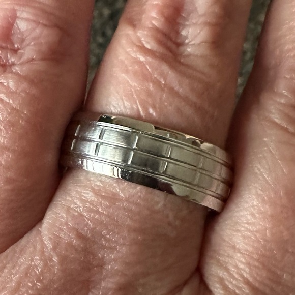 Stainless Steel Men’s Band Ring NWOT - Picture 5 of 5